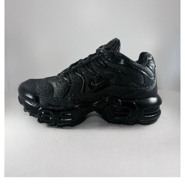 Bougie  Air Max Plus Black TN Requins 7,5  In 20  CM Candlkicks Candle