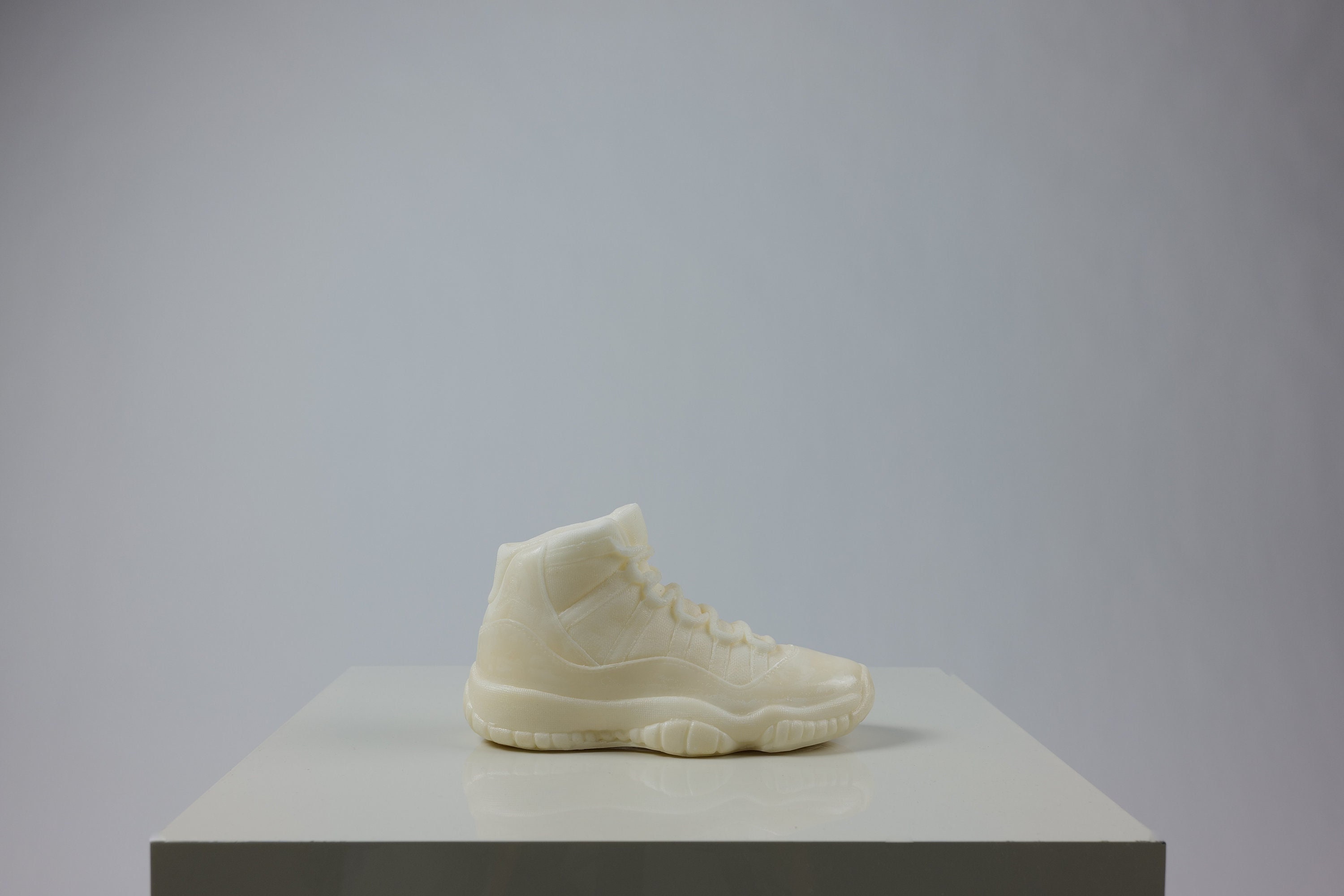 Candle Nike Air Jordan Retro 11 Xi Og Vegan Sneaker Basket 25 cm 10 in Bougie