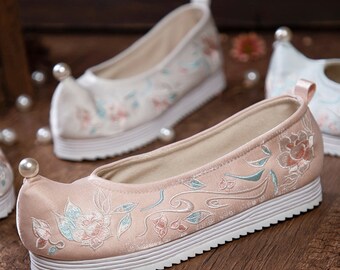 Vintage Ethnic Style Slip On Mocasines Zapatos Zapatos para niña Tacones Zapatos ligeros y transpirables de algodón grueso Bordado floral Zapatos hechos a mano para Hanfu / Qipao 
