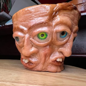 Handgjord cyklopterrakottaplanter, unik ansiktsskulptur, skräckdekor (15 cm)