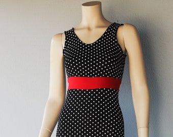 Polka dots dress with red stripe