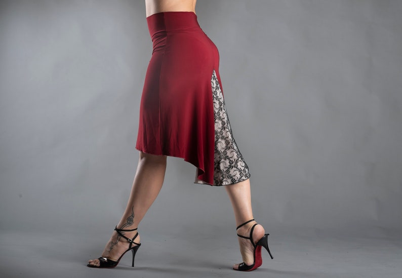 Skirt with black lace tail image 1