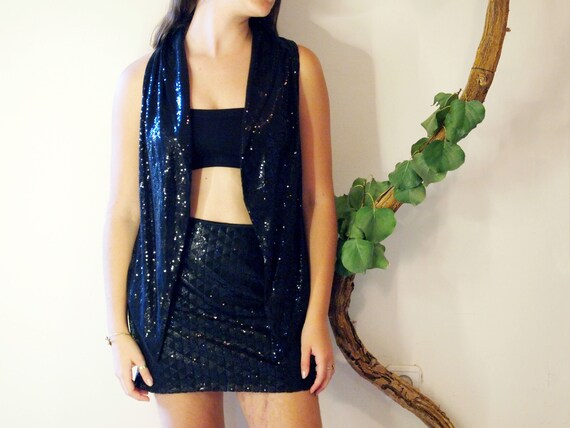 Vintage black sequins vest.
