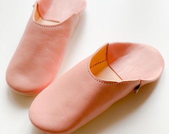 Marokkaanse babouche - bruidsroos - ontspannende binnenschoenen, handgemaakte leren pantoffels, uniseks cadeau