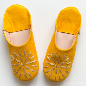 Moroccan leather Slipper Babouche //  Relaxing indoor shoes Handmade leather slippers