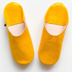 Moroccan leather Slipper Babouche //  Relaxing indoor shoes Handmade leather slippers