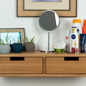 Tavolo da trucco galleggiante con due cassetti, organizer per trucco in rovere per toeletta, tavolo da toeletta in rovere, tavolo da toeletta, scrivania galleggiante in rovere,