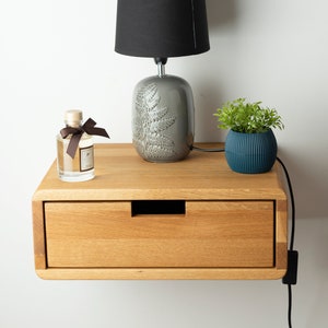 Floating Nightstand with Single Drawer in Solid Oak, Wall Mounted Bedside Table, Modern Wood Nightstand with Cut-Out Handle