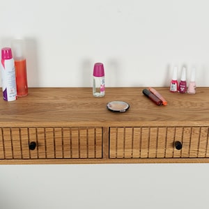 Fluted Oak Floating Makeup Table: Vanity Organizer with Drawers