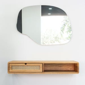 Tavolo da trucco galleggiante con cassetto e ripiano in rattan, organizer per trucco in rattan per toeletta, tavolo da toeletta in rovere, toletta, scrivania galleggiante in rovere