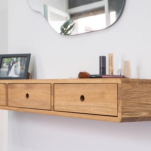 Tavolo da trucco galleggiante con tre cassetti, organizer per il trucco per vanità, tavolo da toeletta in rovere, tavolo da toeletta, scrivania galleggiante in rovere