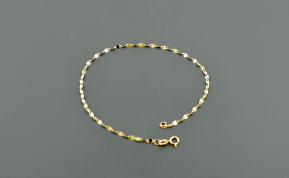 Elegant 10K Yellow Gold Marine Link Pendant Necklace, 20 Inch, Solid & Polished Finish