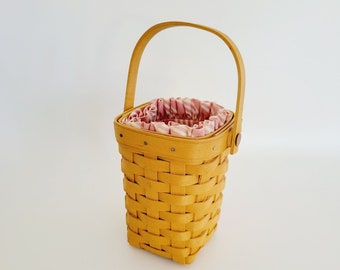 Petit panier Longaberger à anse, doublure en tissu à rayures roses et blanches, 1995 American Cancer Society sensibilisation au cancer du sein, États-Unis, panier cadeau