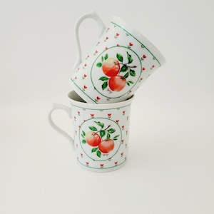 George Good Apple & Heart Coffee Cup Set, White with Red Apple Design Mugs, Made in Japan, Apple and Fruit Country Kitchen Decoration