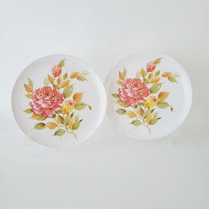 Vintage Red Floral Melamine Luncheon Plate Set of 2, Pretty Retro Flower Plastic Dishes Great for Camping or Kids Plates, Sustainable Dining