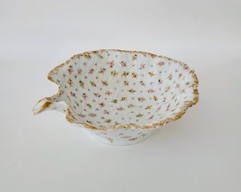 Wiener Porzellan Chintz Blumenschale, Blattform mit gestepptem Muster & Goldrand Made in Austria, Elegante Servier- oder Dekorative Schüssel