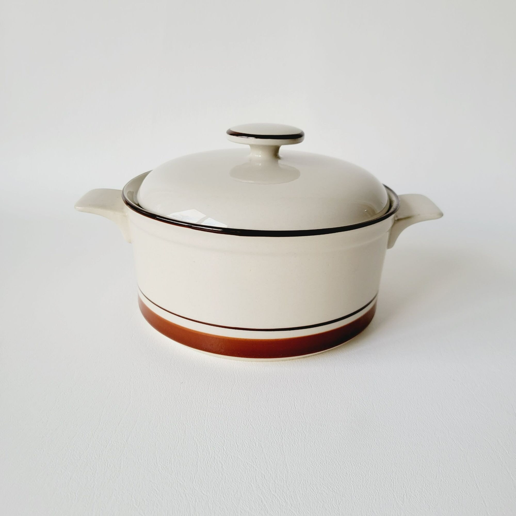 少し豊富な贈り物 Covered Qt 1.5 Sienna Stone Catalina Casserole Vintage Dish, 食器
