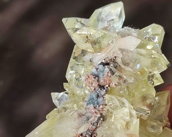 Perfect Doubly terminated crystals of greenish apophyllite on a chalcedony matrix with cubic crystals of transparent calcite