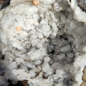 40 kg. Apophyllite geode, doubly terminated crystals with stilbite