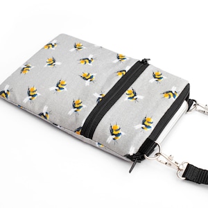 Honey Bees iPhone Tasche, Insekt Cross Body Phone Bag, kleine gepolsterte Crossbody Reisetasche, Passtasche - gelbe Hummeln in grau
