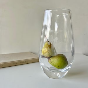 Vintage Orrefors Vase, Etched Lady & Tauben Dekor, schwedisches Mid Century Glas, MCM Geschenk, Wohndeko