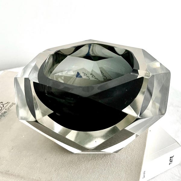 Vintage Murano fumé grey faceted glass catch all, Sommerso, Italy, 1960s, Mid century, MCM, Flavio Poli Seguso, Modern