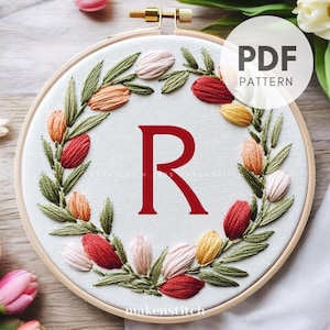 Patrón de bordado a mano con la letra R del alfabeto floral, descarga digital, corona de tulipanes, monograma floral, PDF de bordado, regalo para el Día de la Madre hecho a mano