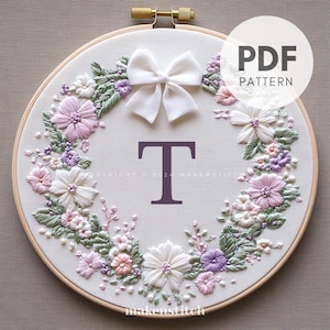 Padrão de bordado de letra T floral em PDF, design de bordado à mão de monograma de flor, padrão de bordado de monograma, PDF de bordado de primavera