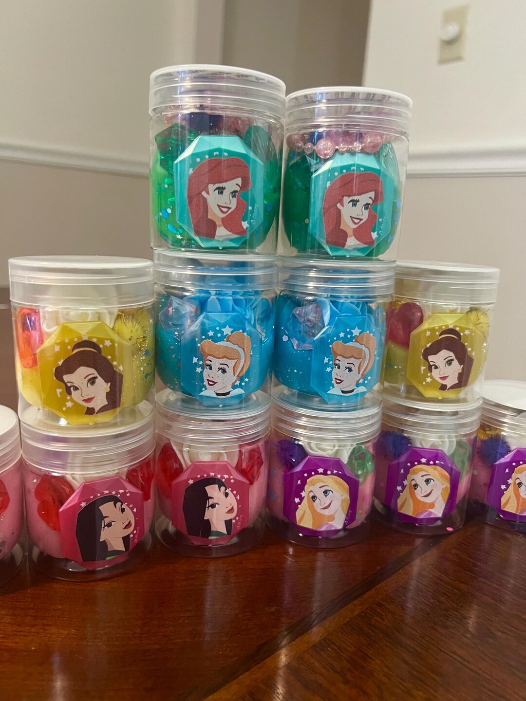 Tarros de plastilina de princesa y kit sensorial para fiestas: regalo