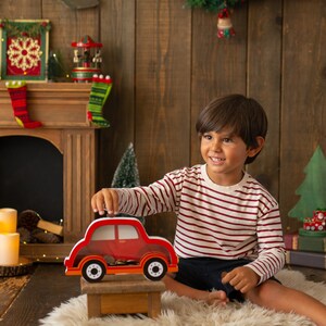 Alcancía de coche personalizada, caja de dinero con nombre personalizado del coche, coche de madera personalizado, alcancía Montessori, regalo de Navidad para niños, regalo para niños pequeños imagen 7