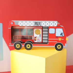 Personalisiertes Feuerwehrauto-Sparschwein, individuelle Namens-Spardose, Feuerwehrauto-Sparschwein für Jungen personalisiert, Baufahrzeug, Feuerwehrauto