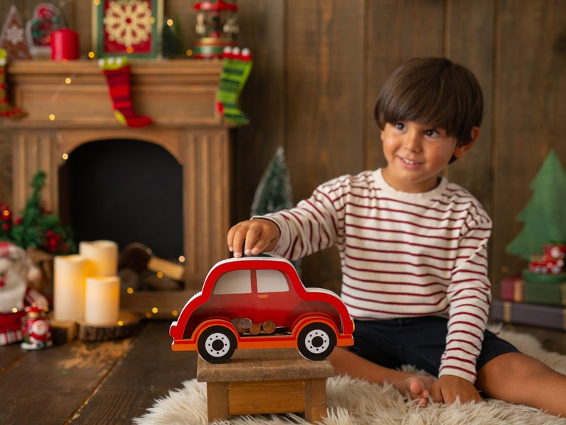 Alcancía de coche personalizada, caja de dinero con nombre personalizado del coche, coche de madera personalizado, alcancía Montessori, regalo de Navidad para niños, regalo para niños pequeños imagen 8