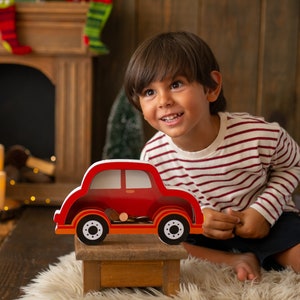 Alcancía de coche personalizada, caja de dinero con nombre personalizado del coche, coche de madera personalizado, alcancía Montessori, regalo de Navidad para niños, regalo para niños pequeños imagen 2