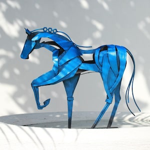 Handmade Horse Statue - 100% Hand-Painted Metal Sculpture - Unique Rustic Decor for Office & Home - Perfect Handicraft Gift for Horse Lovers
