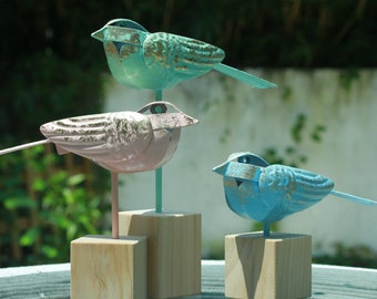 Hand-Painted Metal Bird Statue: Rustic Wood Base Bird Decor