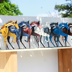 Custom Metal Horse Statue – Hand-Painted Iron Sculpture