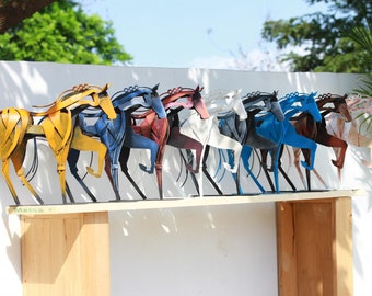 Custom Metal Horse Statue – Hand-Painted Iron Sculpture