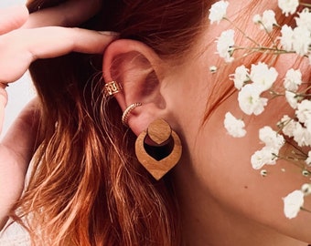 pequeño par de aretes de madera | Regalo para ella | pendientes de madera hechos a mano en estilo boho | Pendientes sin níquel en oro y plata.