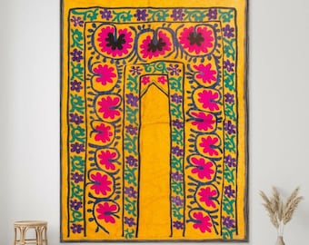 20 世紀半ばのウズベキスタン産のヴィンテージの精巧な刺繍が施された