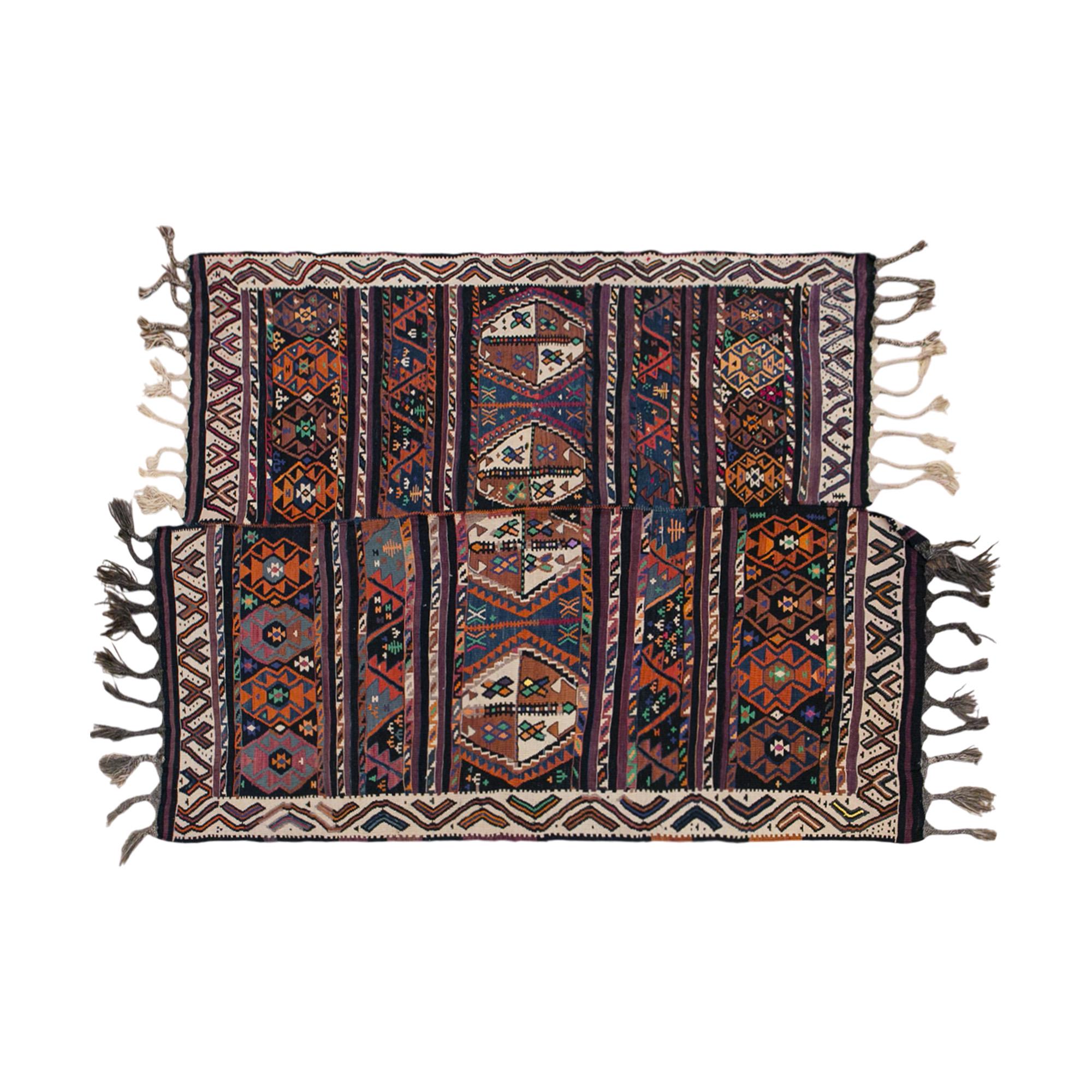 Legacy of Lake Van, Vintage Turkish Rug, 158 X 207 Cm, 5.2 X 6.9