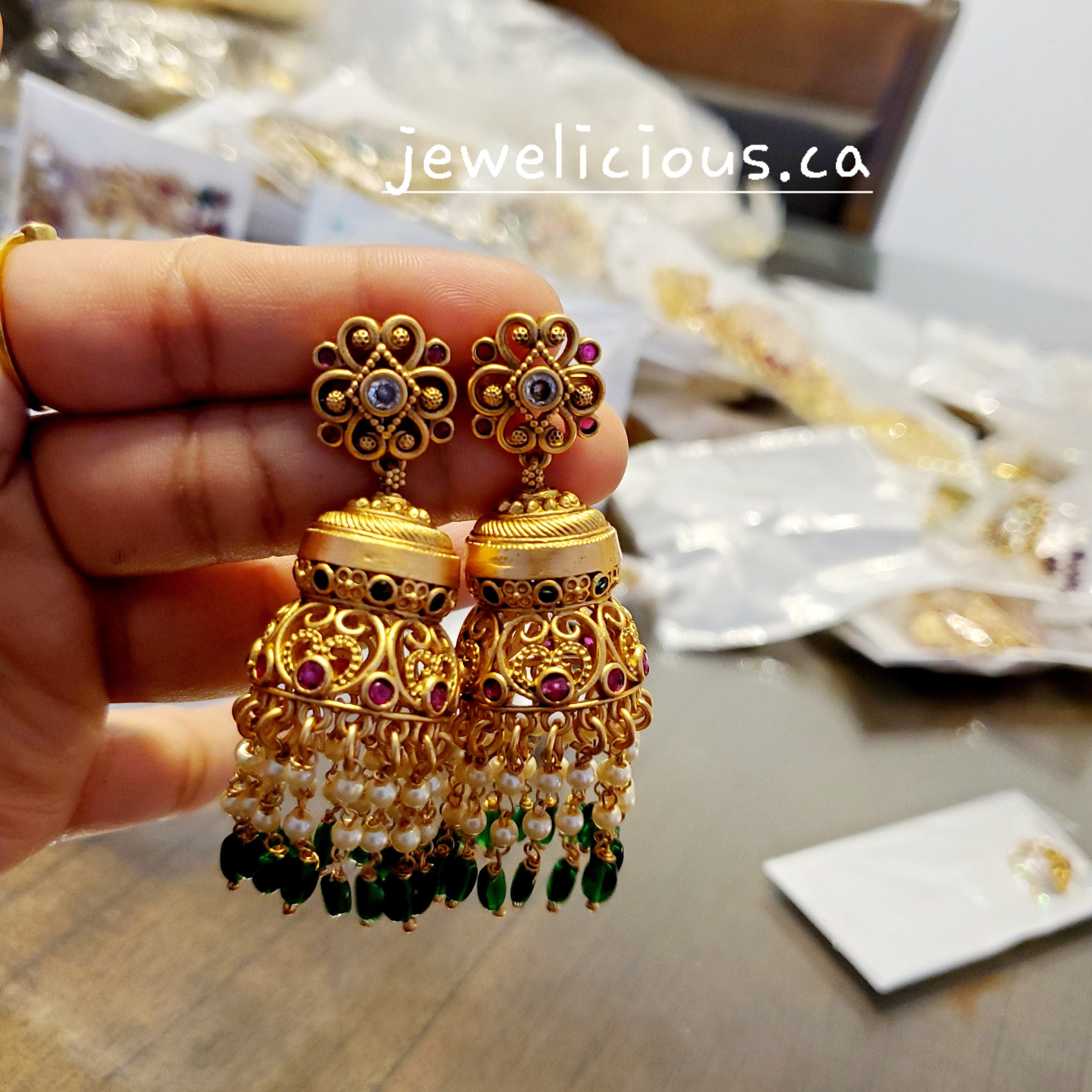 Aggregate more than 114 muthyala earrings gold