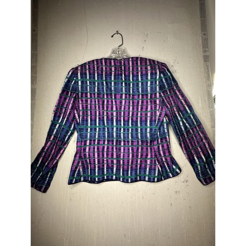 Bluzka vintage Adrianna Papell w paski, wielokolorowa, z jedwabiu, zapinana na guziki, rozmiar: 10 zdjęcie 9