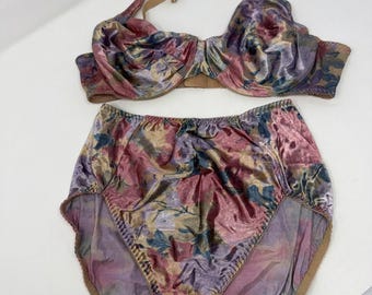 Vintage 80s/90s Vassarette Satin Floral Panty Set - 38 C & Sz Large
