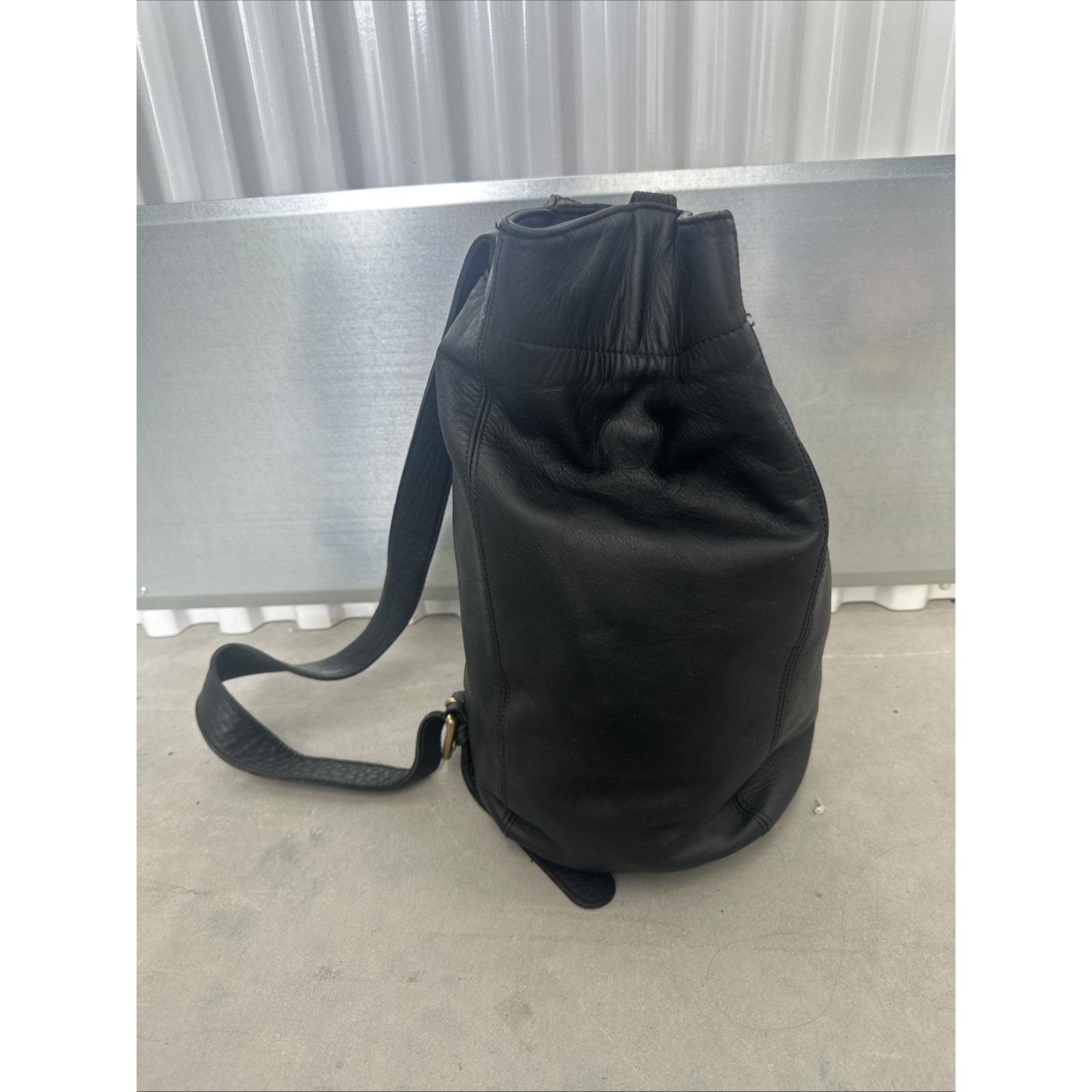 Gorgeous Vintage Coach Sling Bag 4160 - 1990s Black Leather Soho 