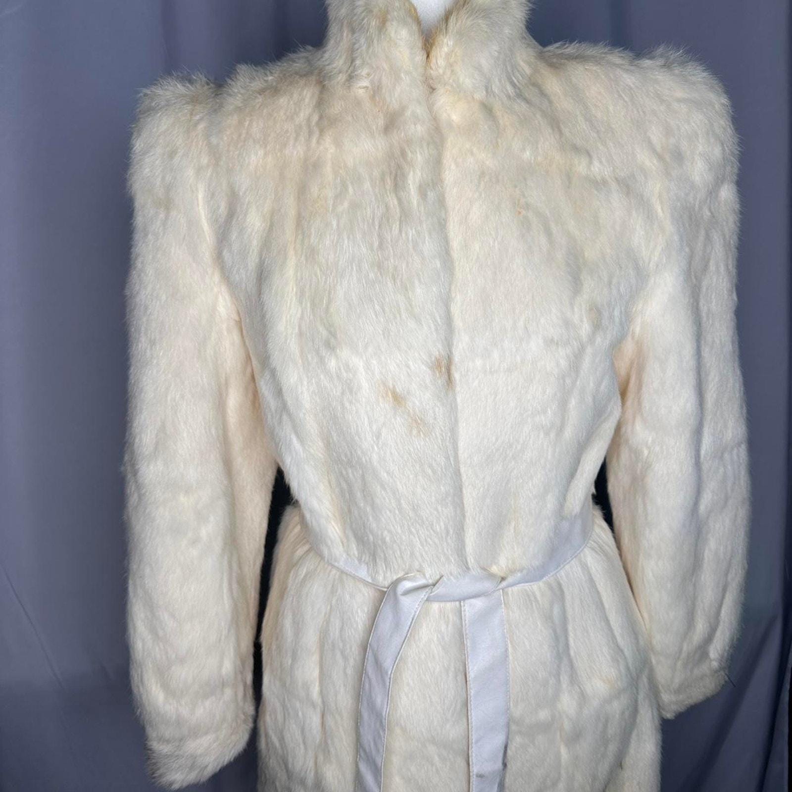 treat ürself Bunny curly fur coat white Treat Ürself Bunny curly fur cort white