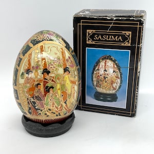 Price reduced Large 13.75 Tall Chinese Porcelain Egg English Hunting Scene Foxhounds Chinoiserie Decoration