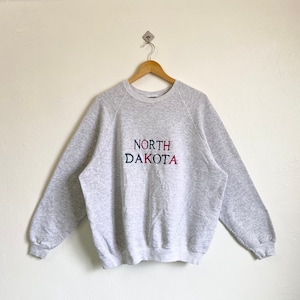 90s North Dakota Crewneck Sweatshirt Embroidery Spellout Grey Color Men’s 3XL