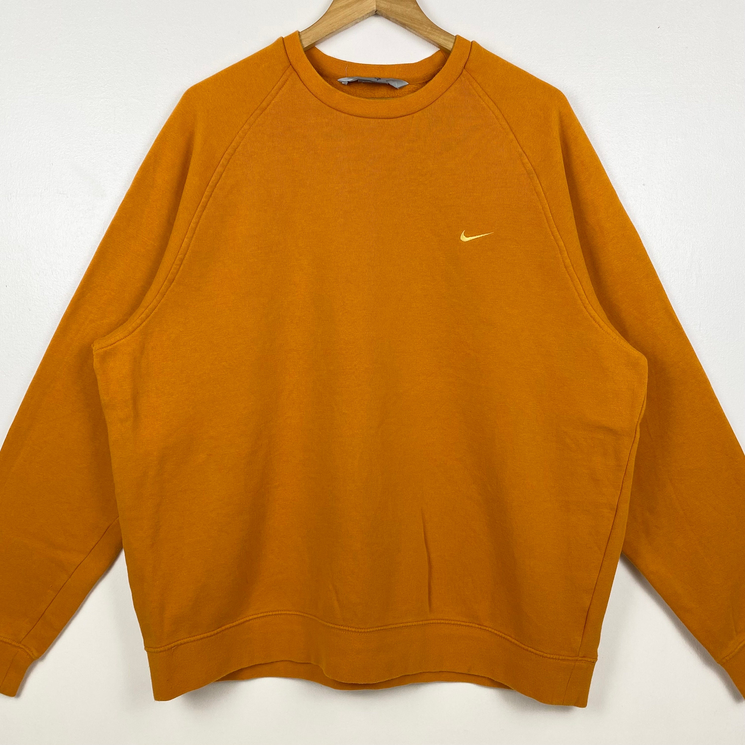 Nike crewneck sweatshirt orange hotsell