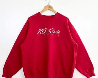 Vintage NCAA North Carolina State University ‘Wolfpack’ Crewneck Sweatshirt Embroidery Logo Red Color Men’s XL