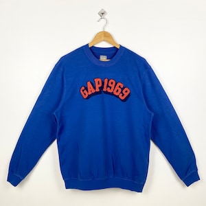 Vintage Gap Crewneck Sweatshirt Embroidery Logo Blue Color Men’s M